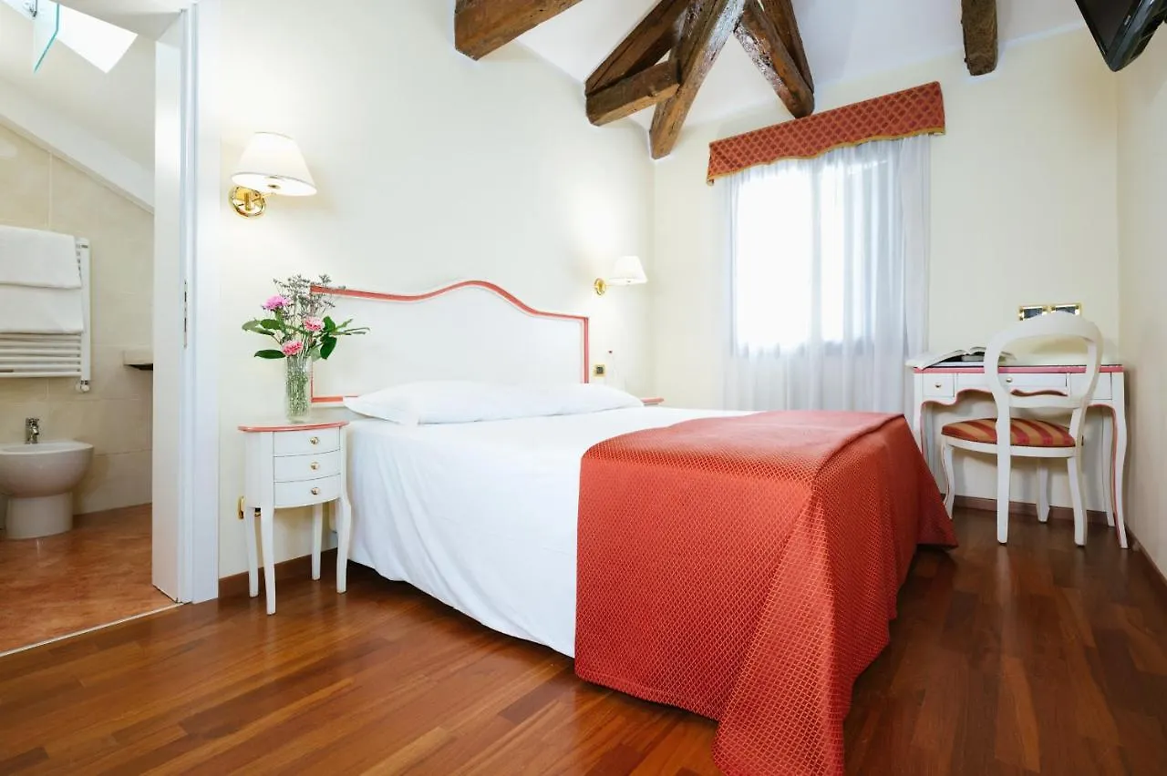 Hotel Do Pozzi Venedig 3*,